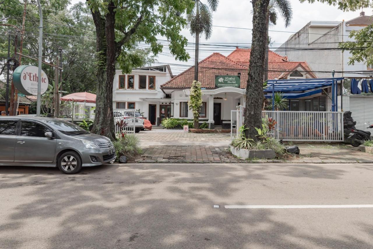 Hotel O Bandung Near Stadion Siliwangi Formerly The Ethnic Hotel Bandung Exterior foto