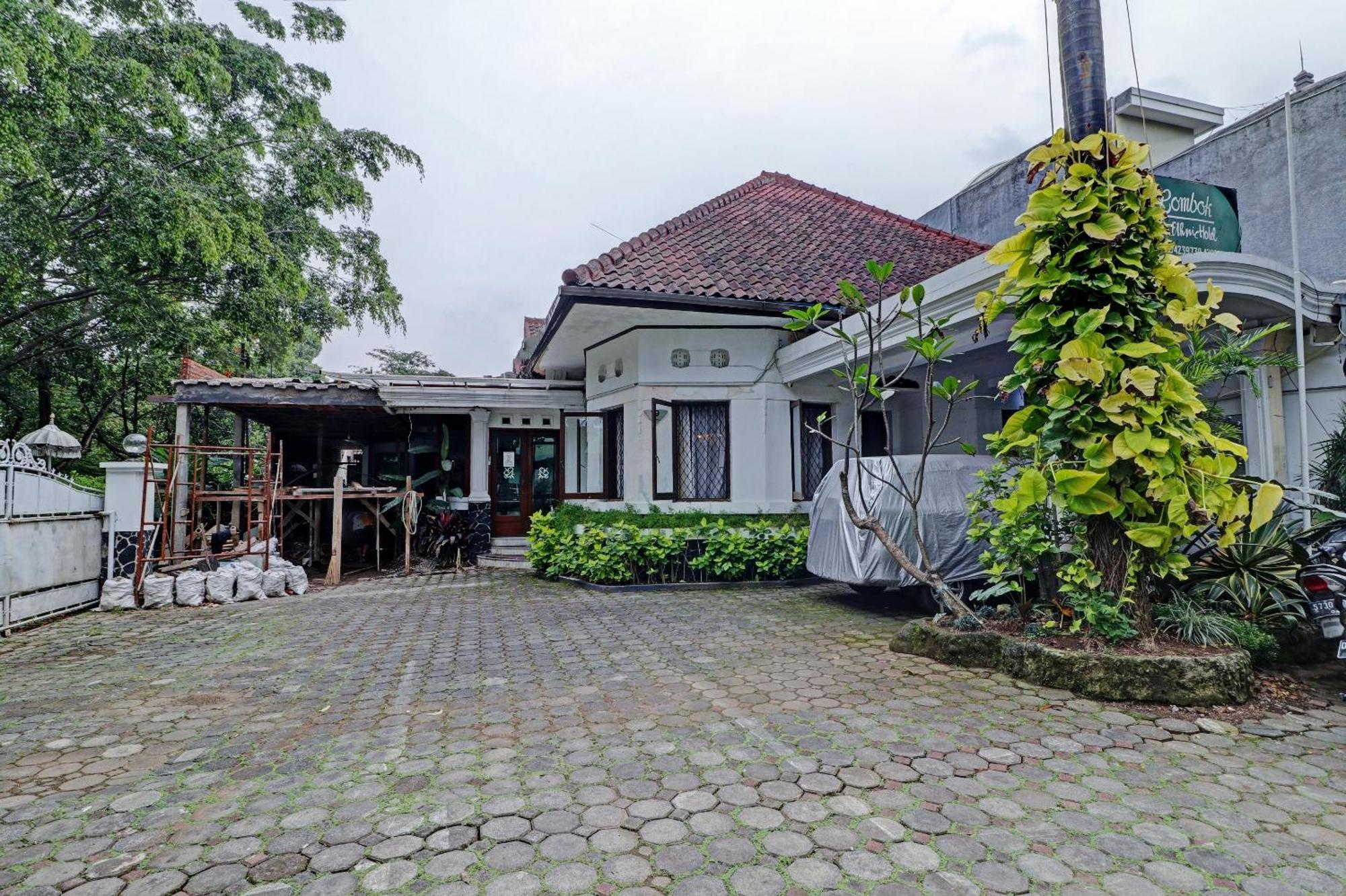 Hotel O Bandung Near Stadion Siliwangi Formerly The Ethnic Hotel Bandung Exterior foto